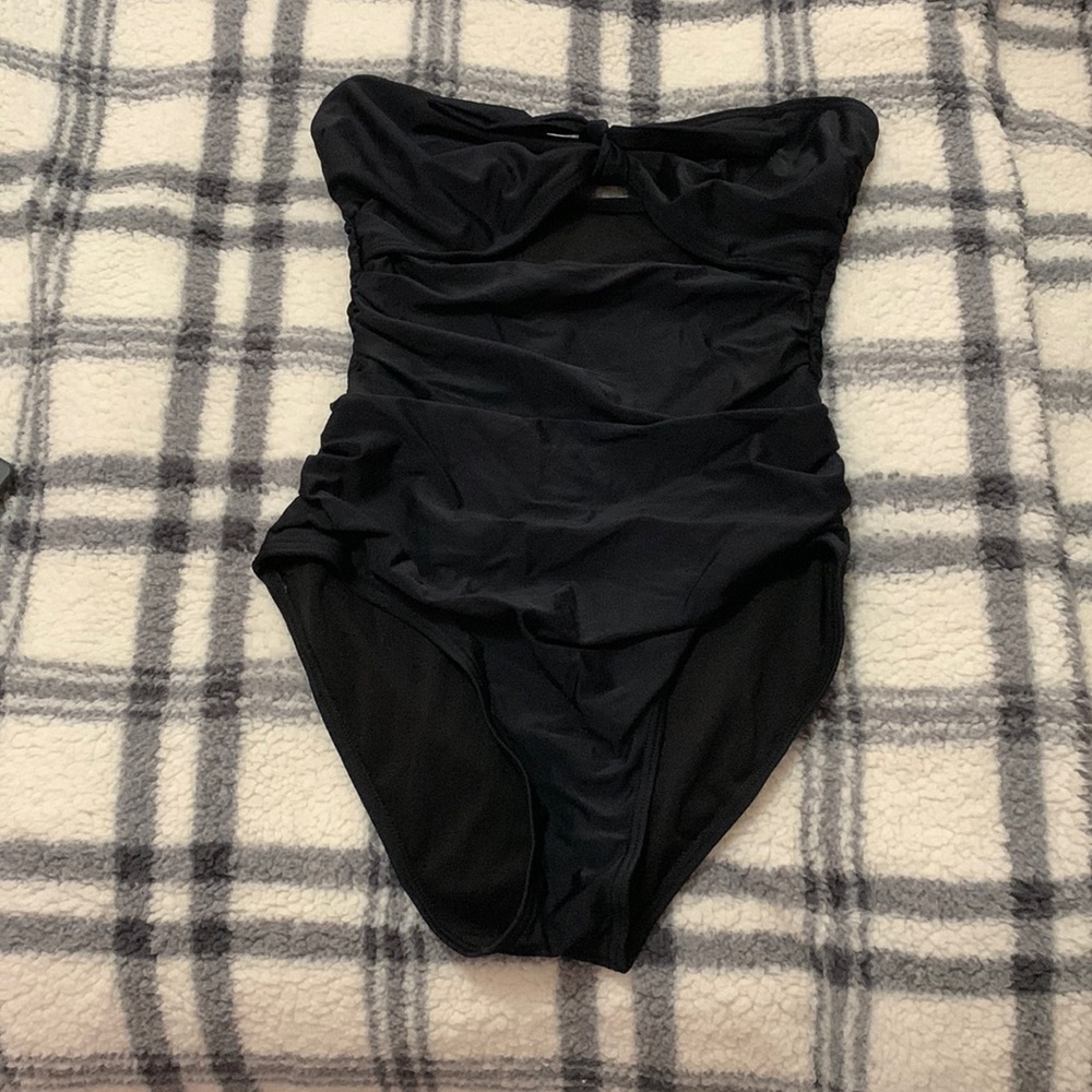 Women’s Strapless One Piece Bathing Suit